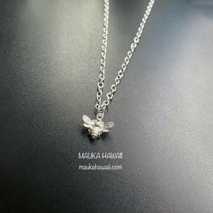 Honey Bumble Bee Minimalist 3D Charm Necklace 18in Chain New
